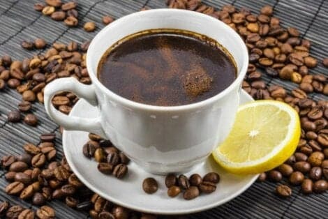 jus de citron et café
