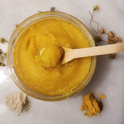 Gommage au curcuma pour le visage