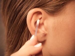 Comment déboucher une oreille rapidement et naturellement